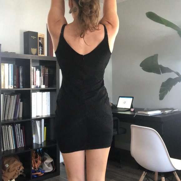 GUESS Black Textured Stretch Cocktail Dress - Picture 2 of 12